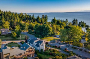 Luxury Mountain top castle house w/ocean view